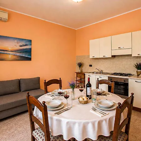 Apartamento 1 Bedroom Gorgeous In