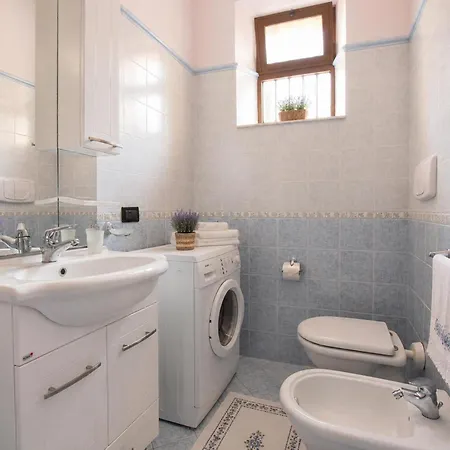 1 Bedroom Gorgeous In Lägenhet *
